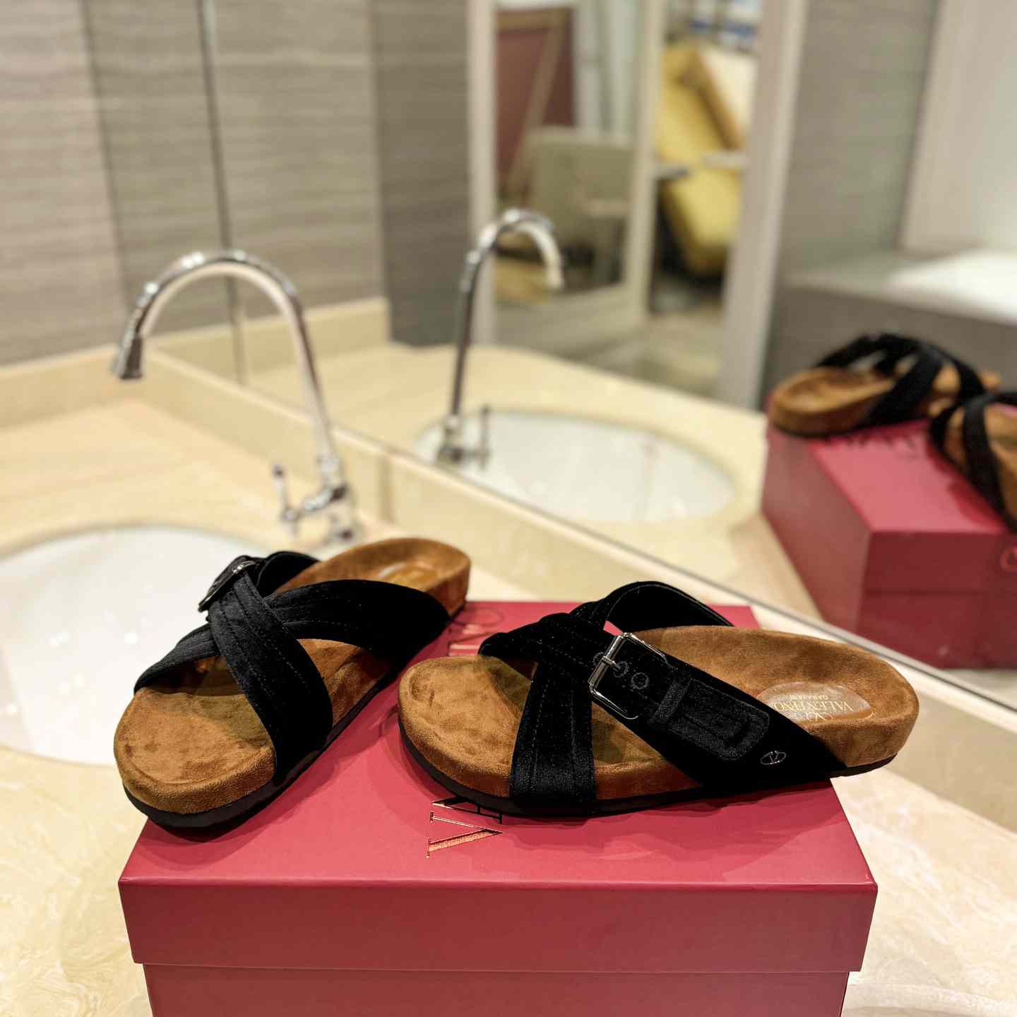 Valenti Fussfriend Velvet Slide Sandal  - PerfectKickZ