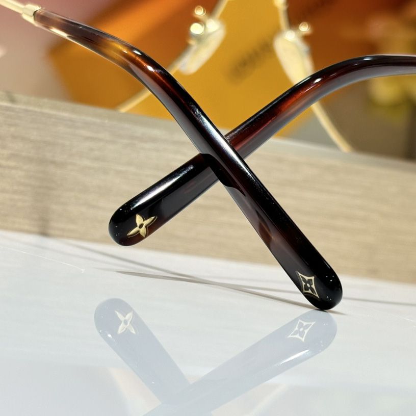 Louis Vuitton The LV Pilot Sunglasses   Z1621U - PerfectKickZ