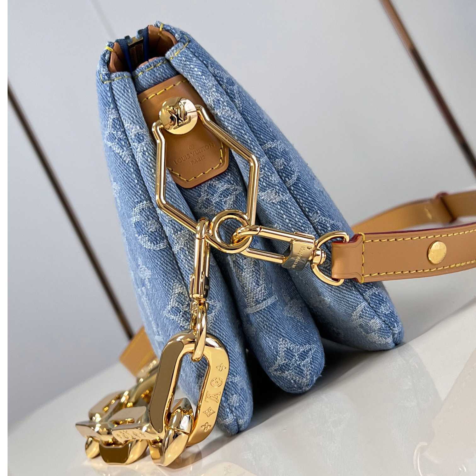 Louis Vuitton Coussin BB   M11401 - PerfectKickZ