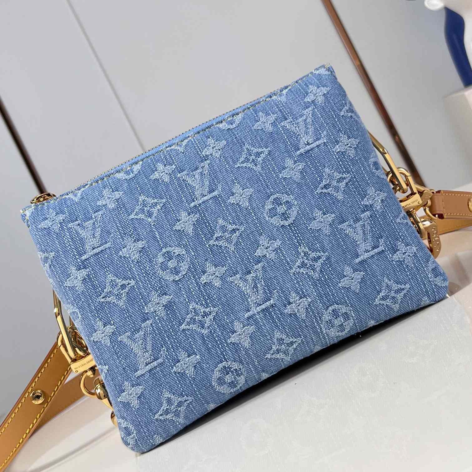 Louis Vuitton Coussin BB   M11401 - PerfectKickZ