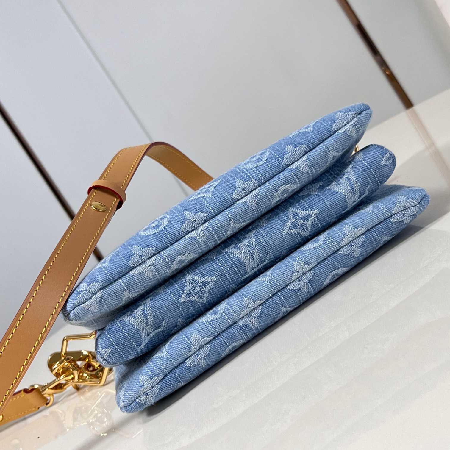 Louis Vuitton Coussin BB   M11401 - 