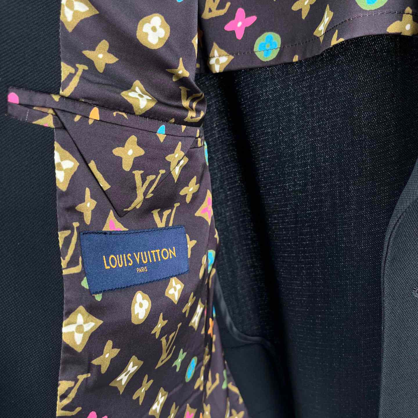 Louis Vuitton Embroidered Signature Wool Tailored Jacket   1AFRD1 - PerfectKickZ