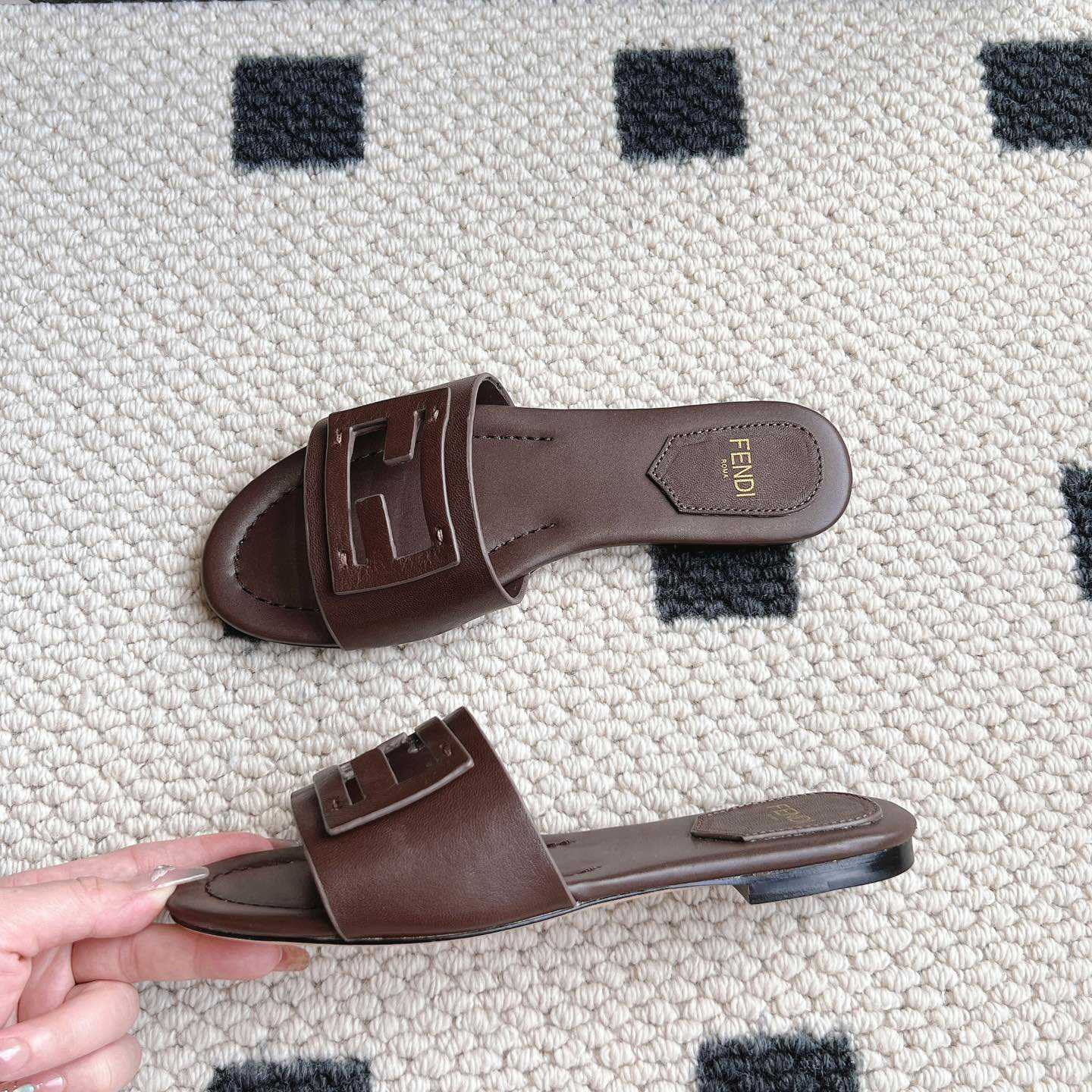 Fendi Baguette Brown Leather Slides - PerfectKickZ