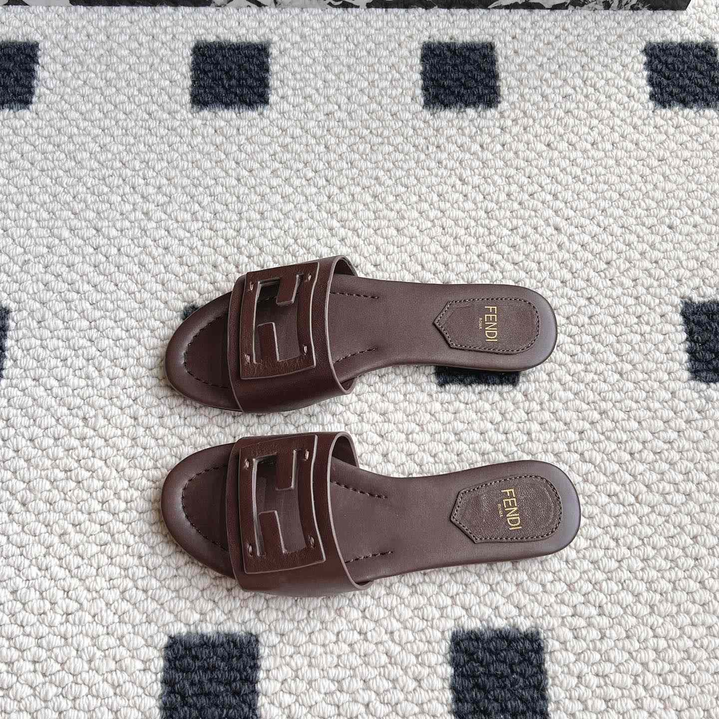 Fendi Baguette Brown Leather Slides - PerfectKickZ