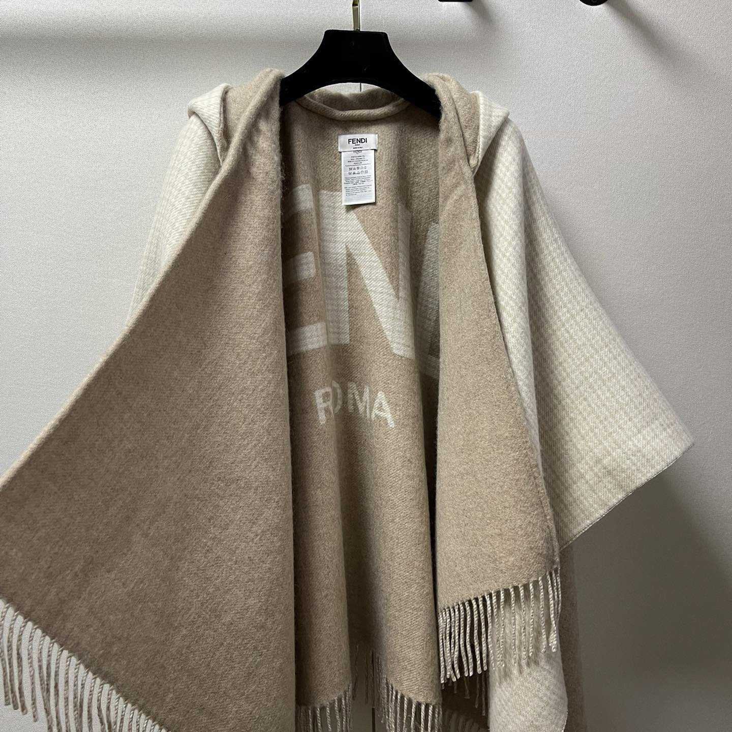 Fendi Poncho  140*160cm - PerfectKickZ