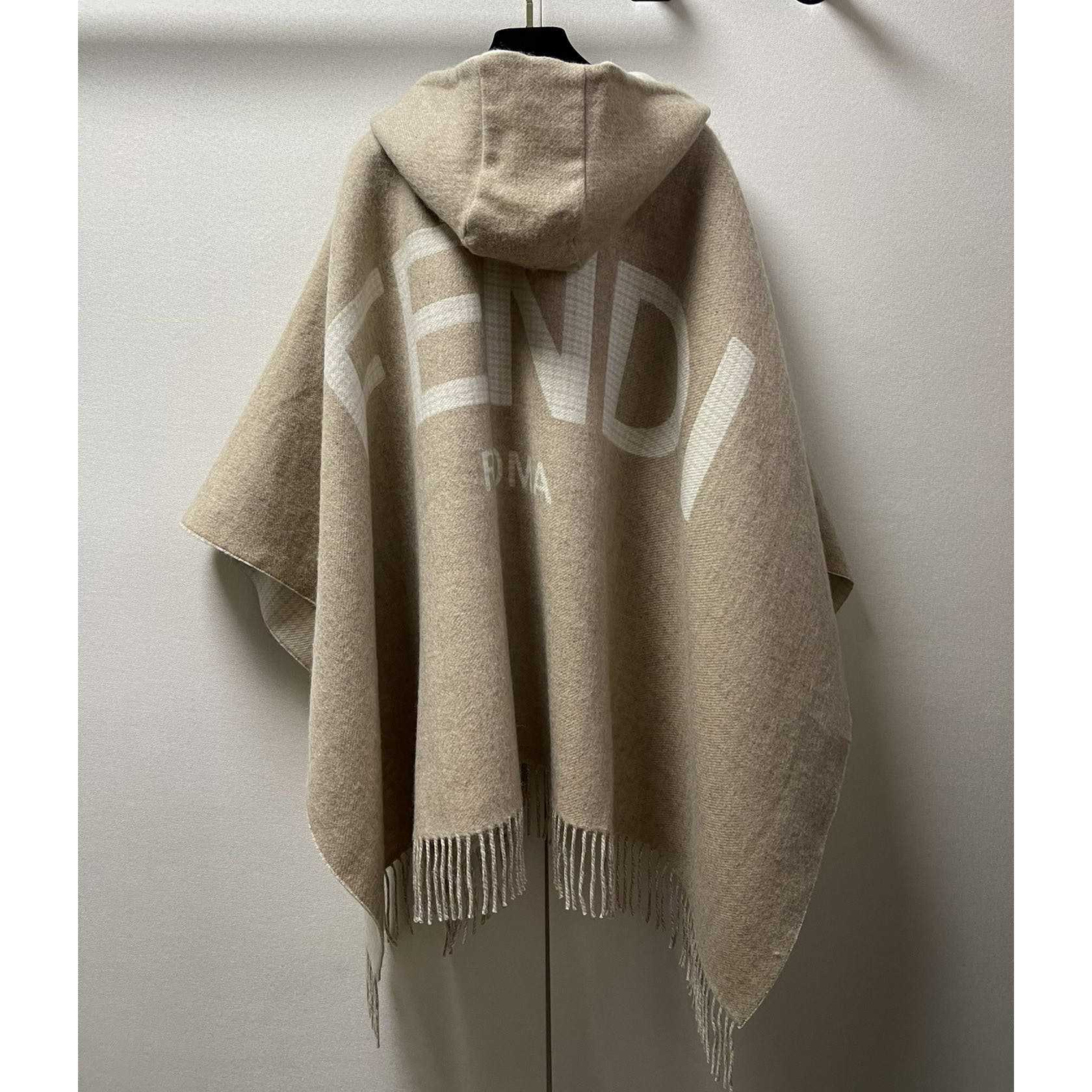 Fendi Poncho  140*160cm - PerfectKickZ