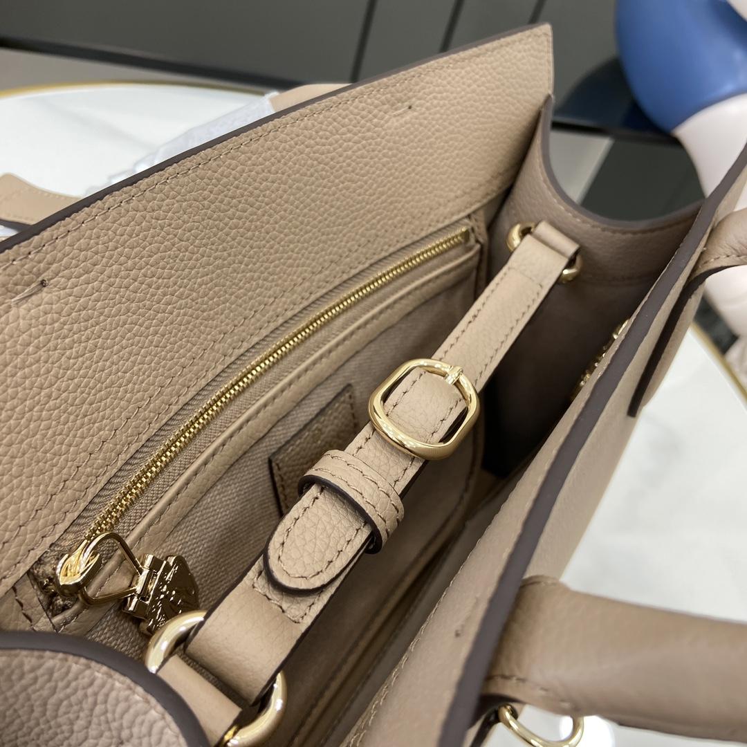 Gucci Medium Tote Bag With Hook Closure - 