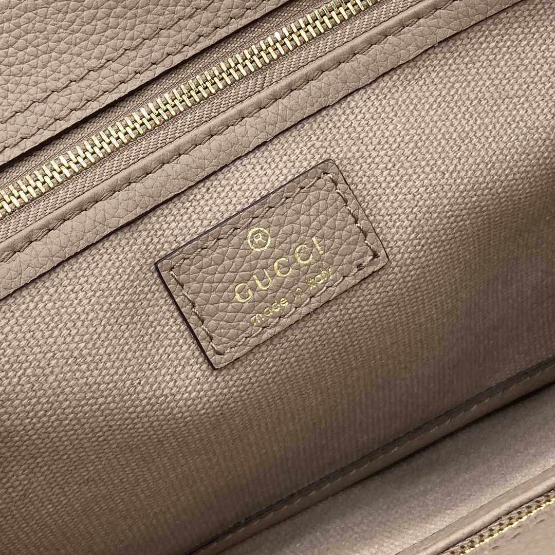 Gucci Medium Tote Bag With Hook Closure - 