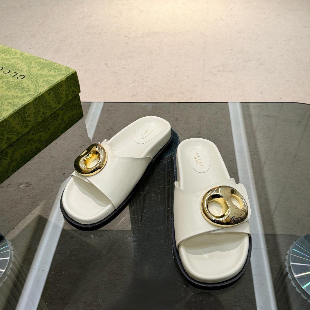 Gucci Women's Marina Chain Slide Sandal - PerfectKickZ