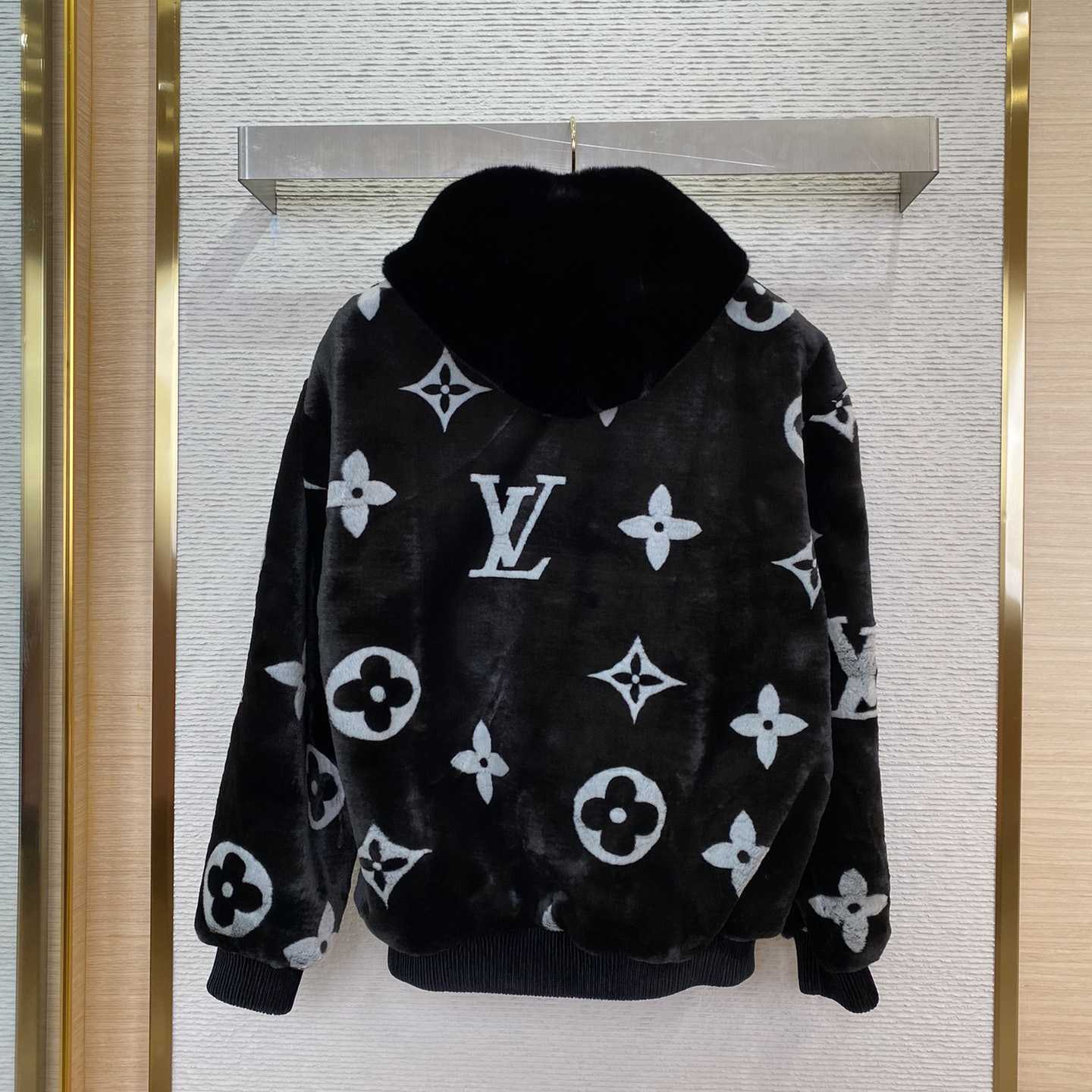 Louis Vuitton Monogram Mink Fur Zipped Hoodie  1AF390 - 