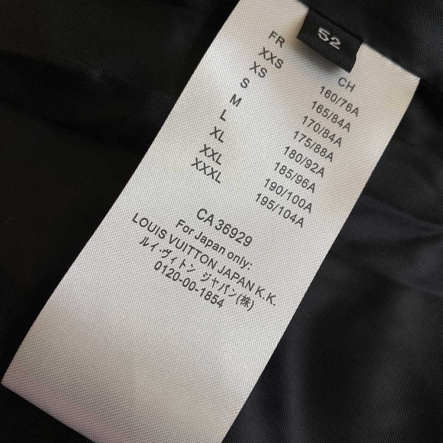 Louis Vuitton Monogram Mink Fur Zipped Hoodie  1AF390 - 