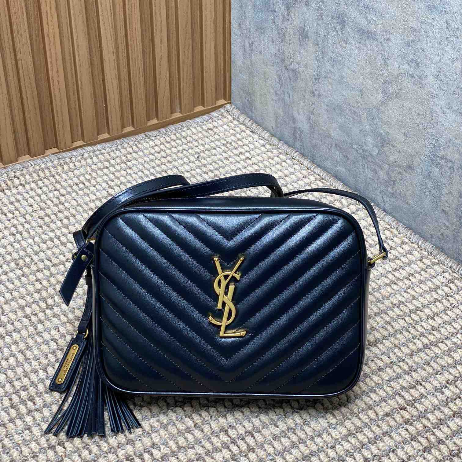 Saint Laurent Lou Tassel Camera Bag  (23x16x6cm) - PerfectKickZ