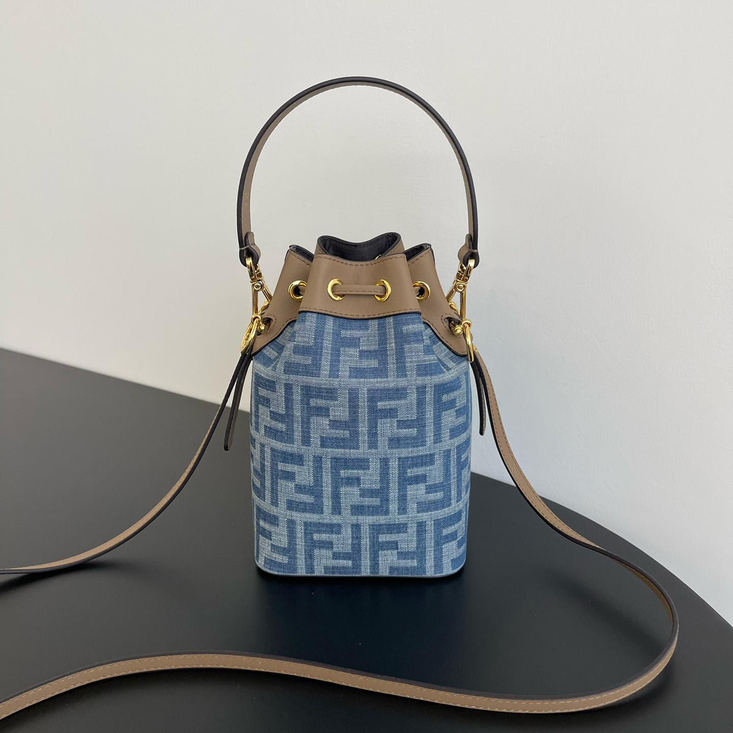 Fendi Mini Mon Tresor Bucket Bag (12x18x10cm) - PerfectKickZ
