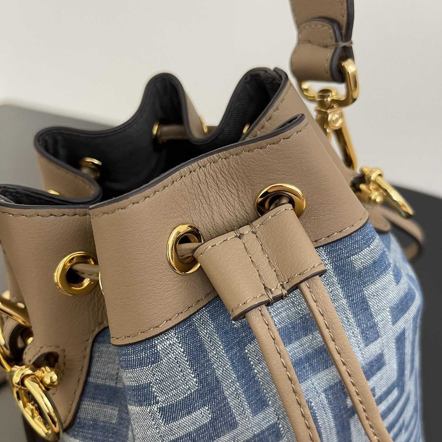 Fendi Mini Mon Tresor Bucket Bag (12x18x10cm) - PerfectKickZ