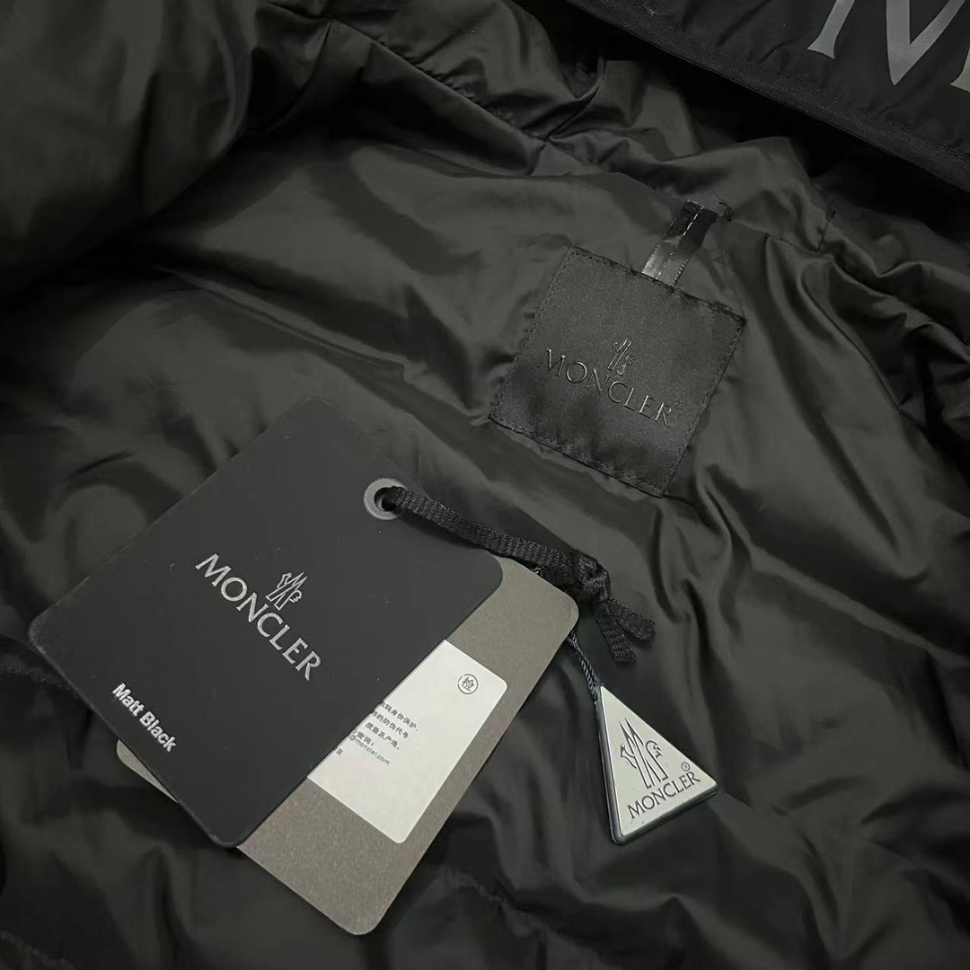 Moncler Vernasca Short Down Jacket  - PerfectKickZ