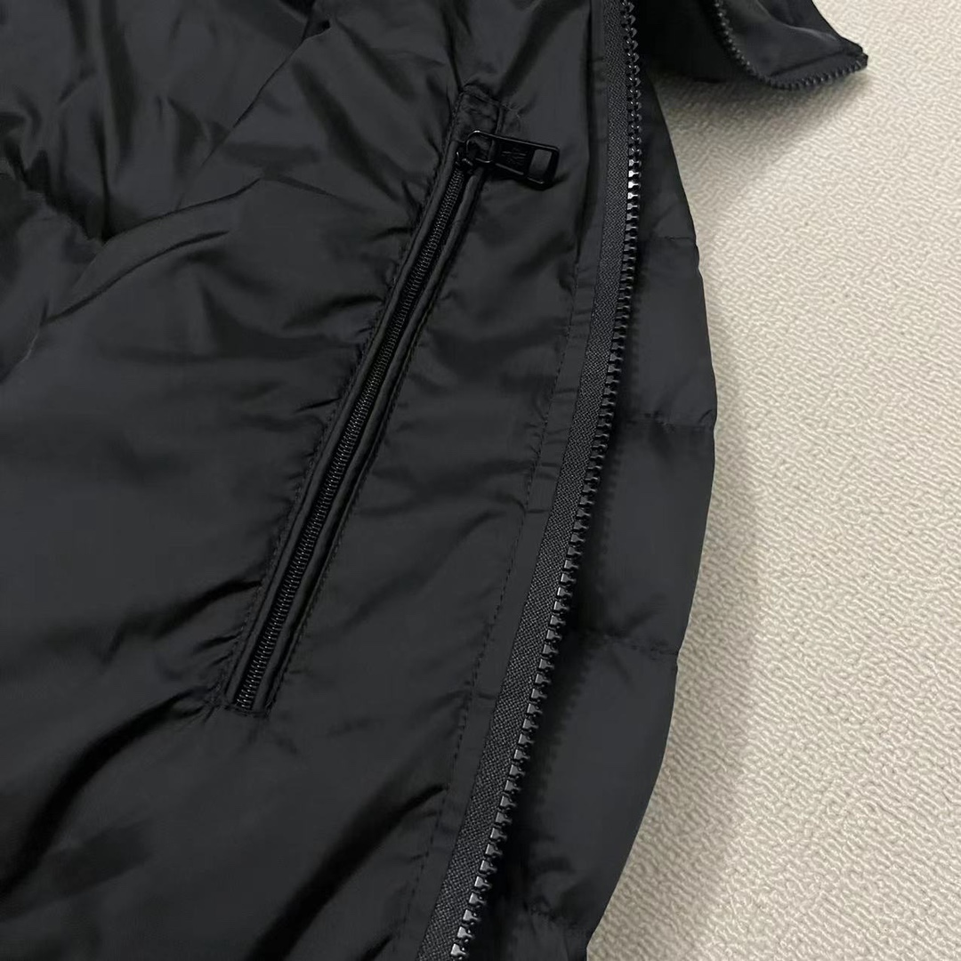 Moncler Vernasca Short Down Jacket  - PerfectKickZ