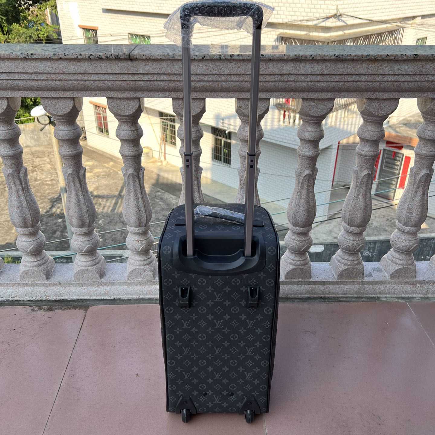 Louis Vuitton Horizon Soft Duffle 55 - PerfectKickZ