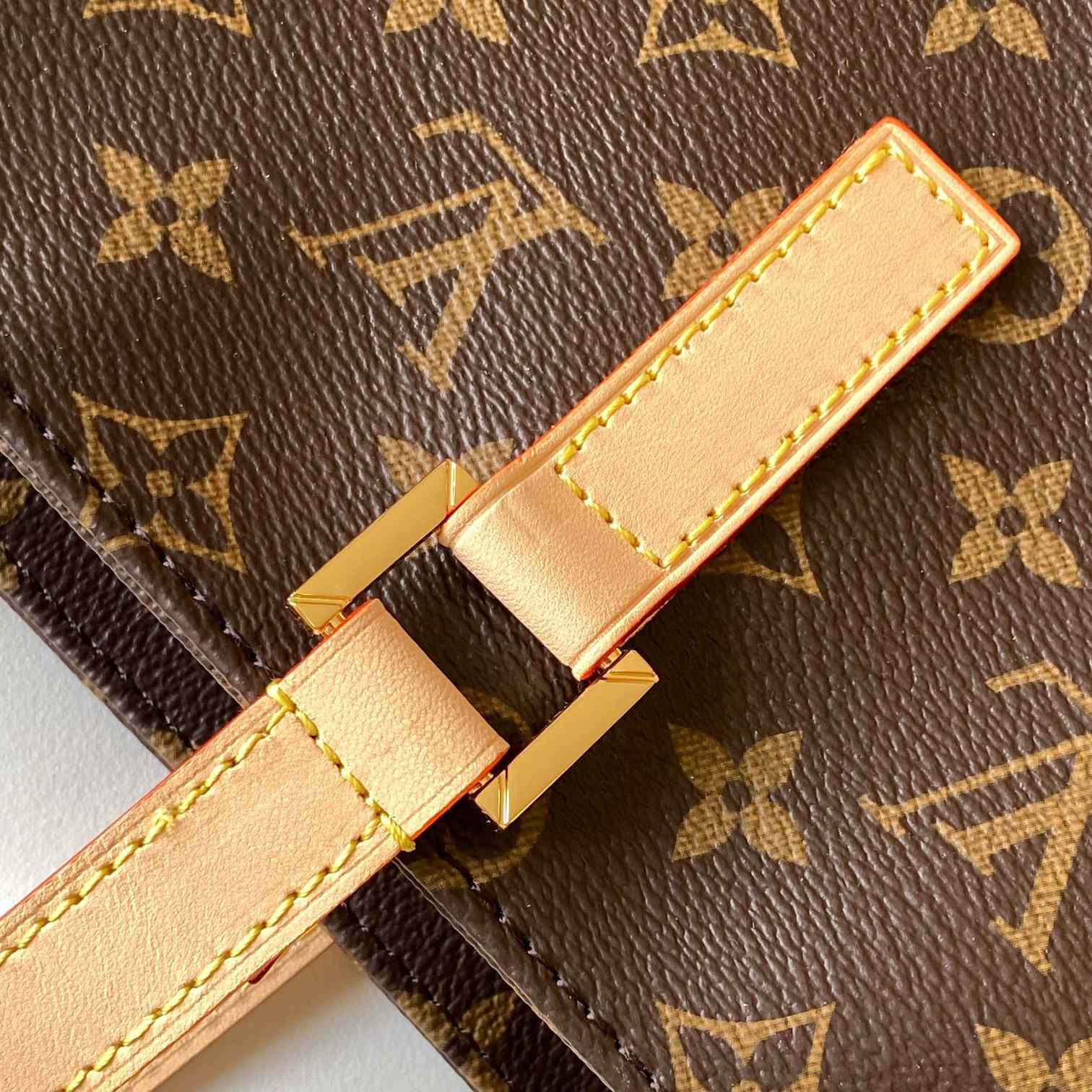 Louis Vuitton Mezzo   M47134 - PerfectKickZ
