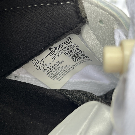 Air Jordan 5 “Reverse Metallic” Sneakers    DD0587-110 - PerfectKickZ