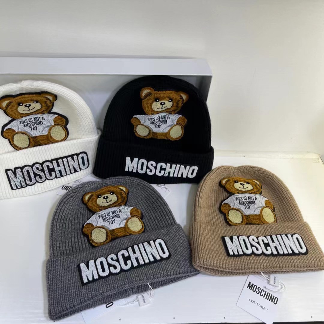 Moschino Beanie  - PerfectKickZ
