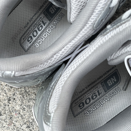 New Balance 1906R Sneakers      M1906AG - PerfectKickZ
