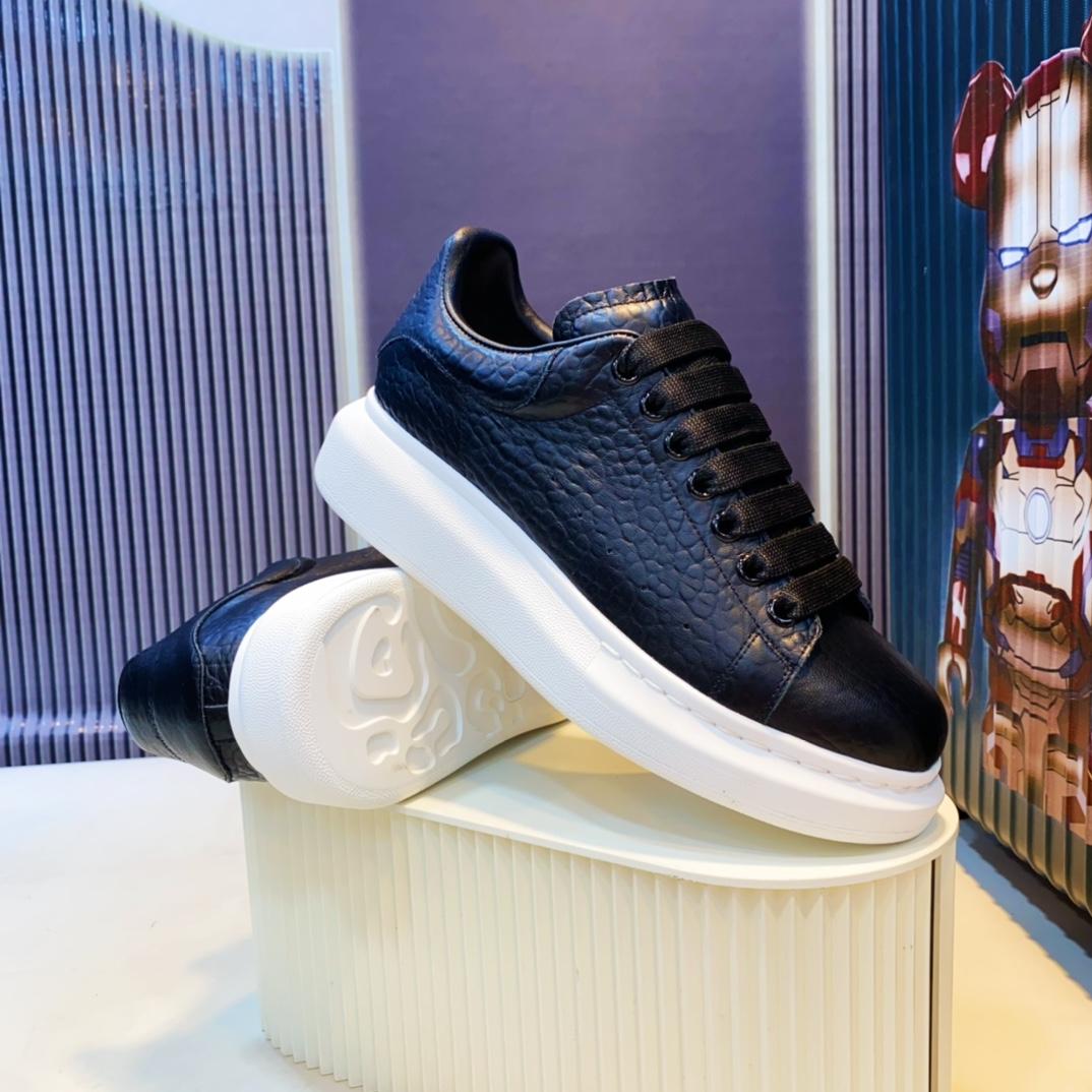 Alexander Mcqueen Oversized sneakers - 