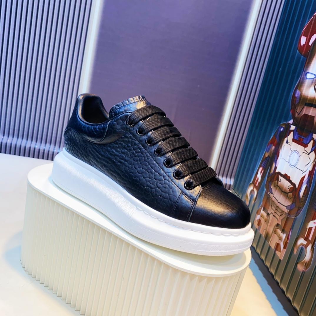 Alexander Mcqueen Oversized sneakers - 