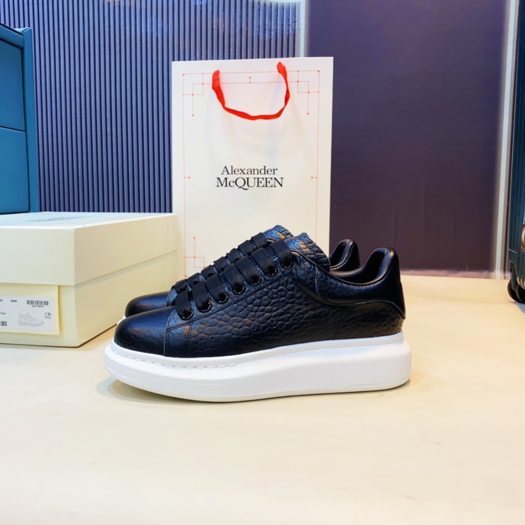 Alexander Mcqueen Oversized sneakers - 