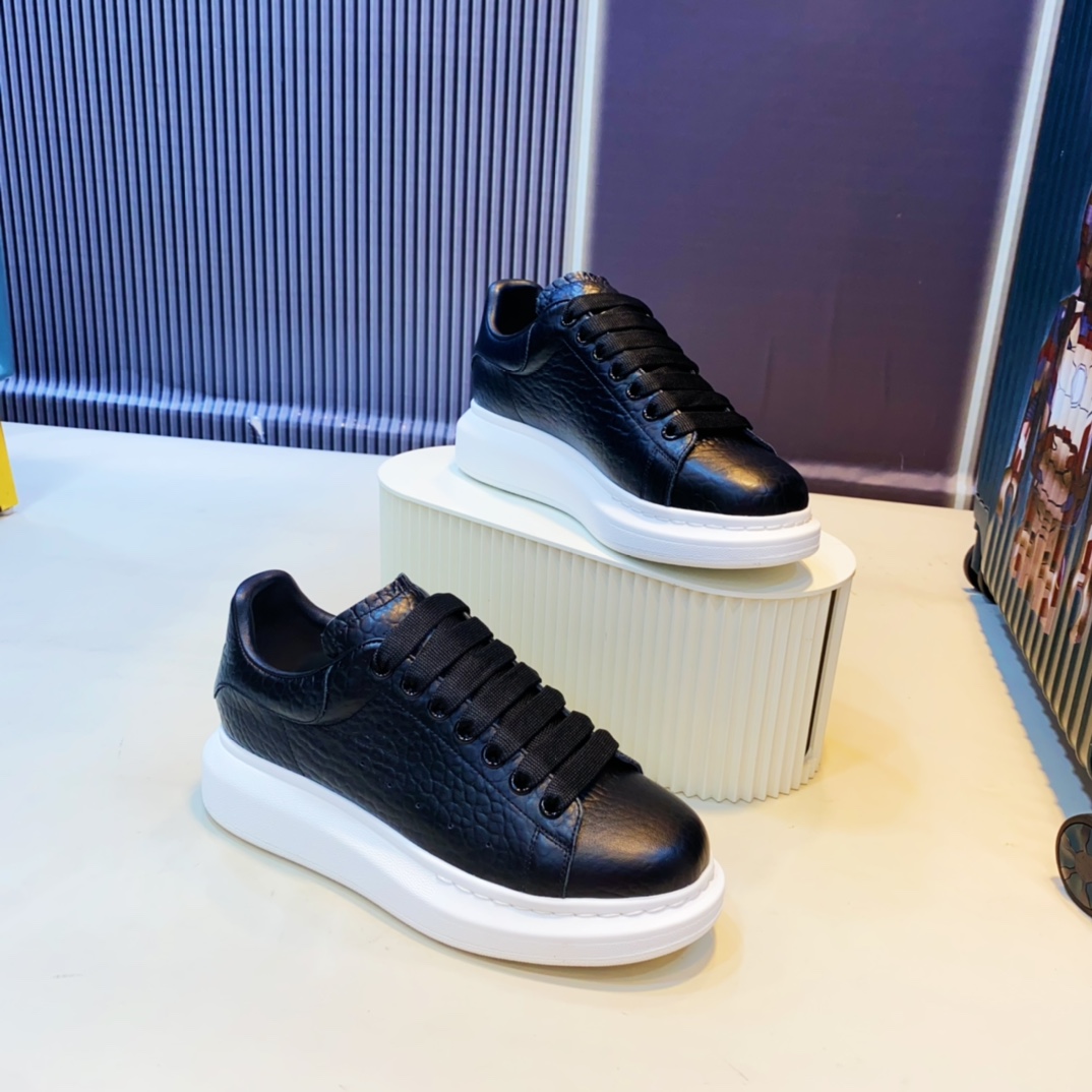 Alexander Mcqueen Oversized sneakers - 