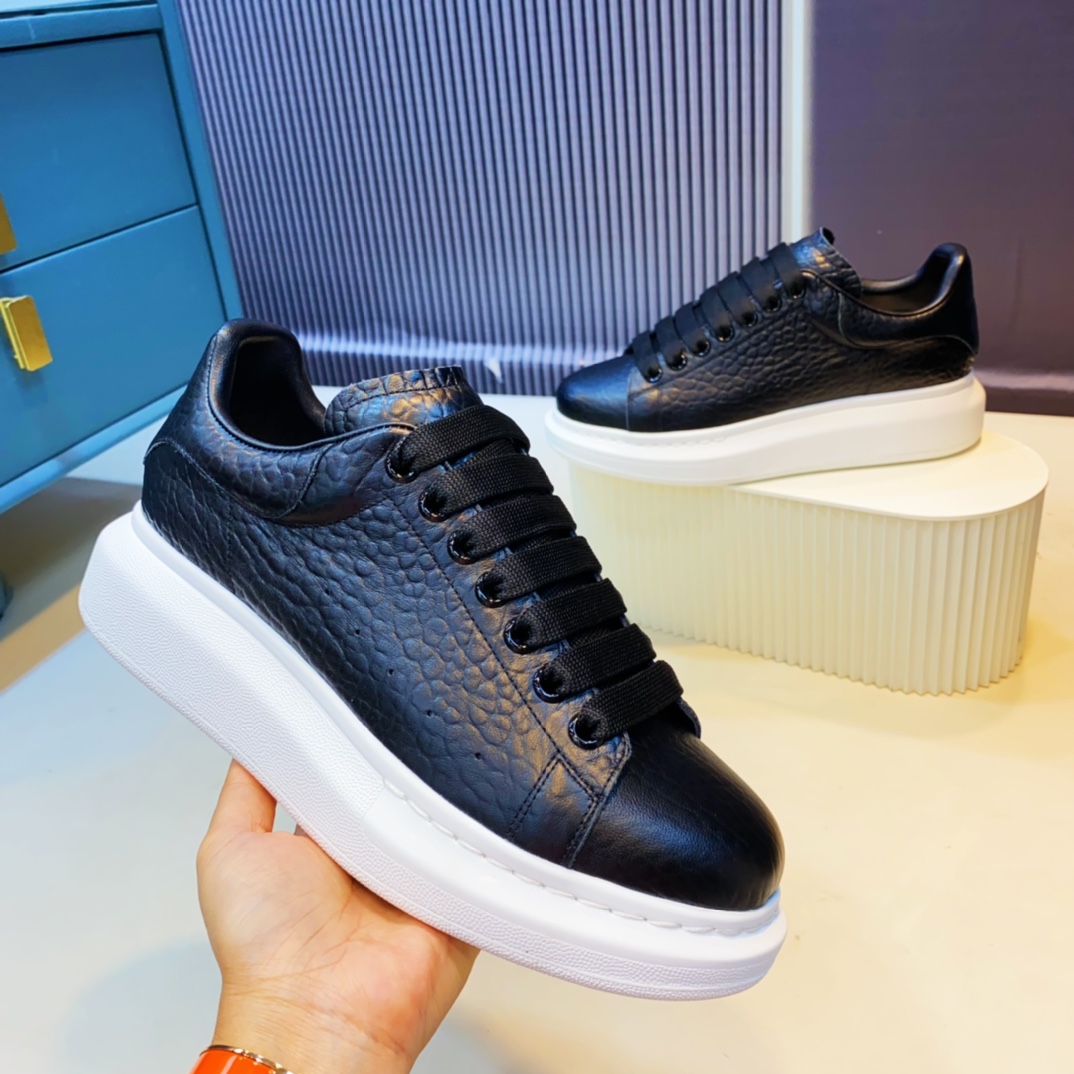 Alexander Mcqueen Oversized sneakers - PerfectKickZ