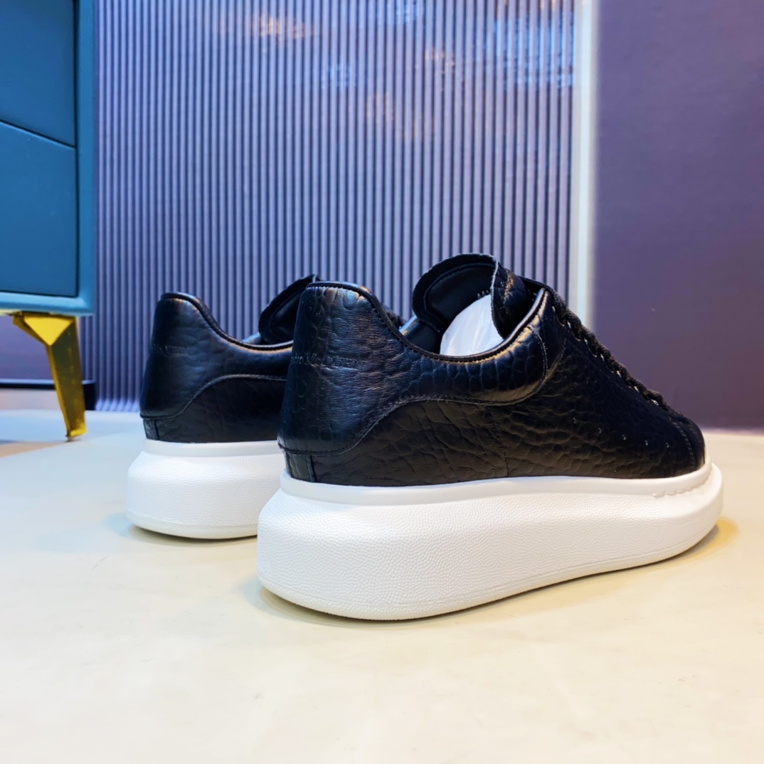 Alexander Mcqueen Oversized sneakers - PerfectKickZ