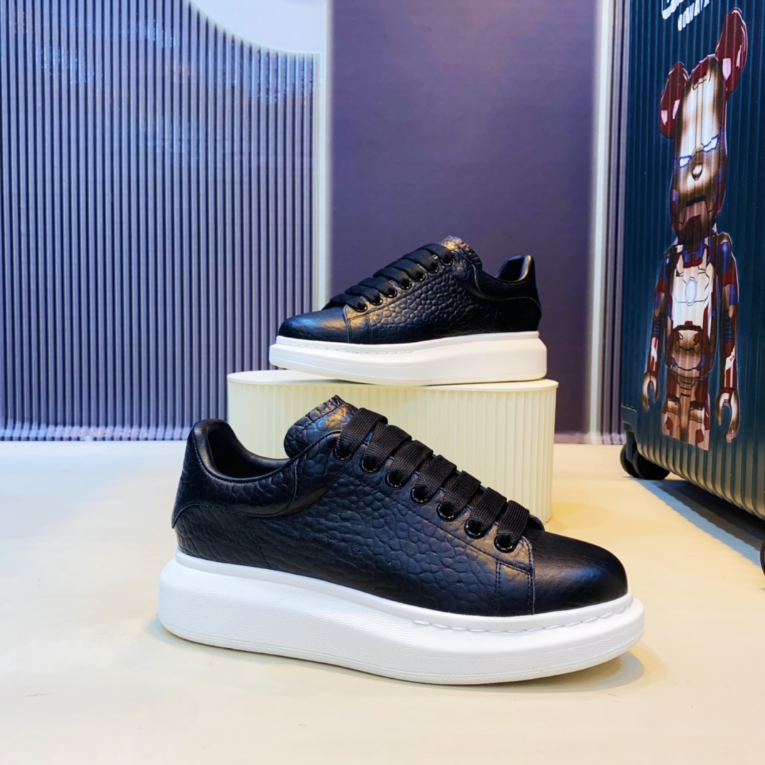 Alexander Mcqueen Oversized sneakers - PerfectKickZ