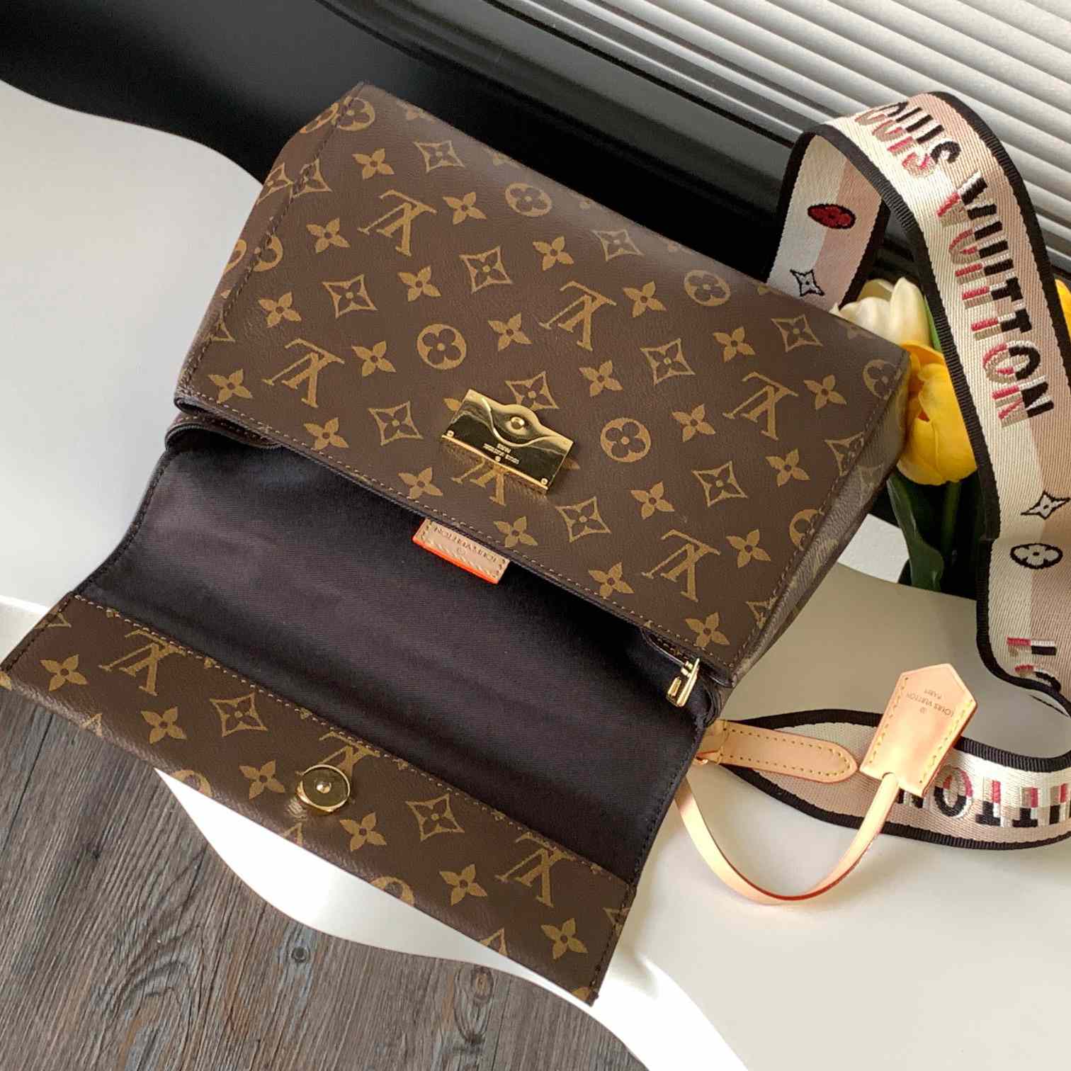 Louis Vuitton Cluny BB  M46372 - PerfectKickZ