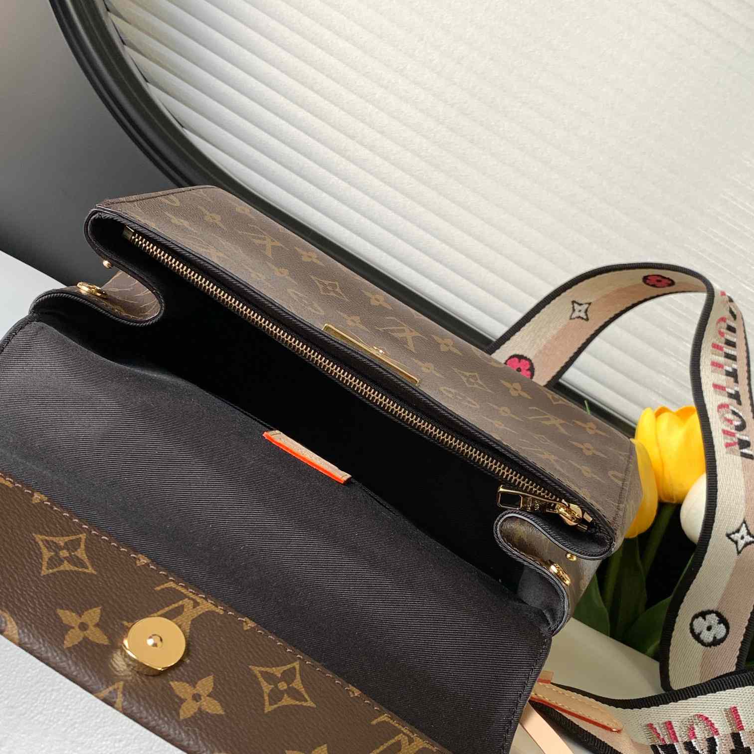 Louis Vuitton Cluny BB  M46372 - PerfectKickZ
