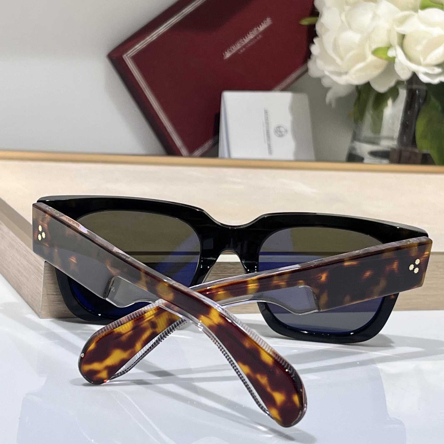 Jacquemus ENZO Sunglasses - PerfectKickZ