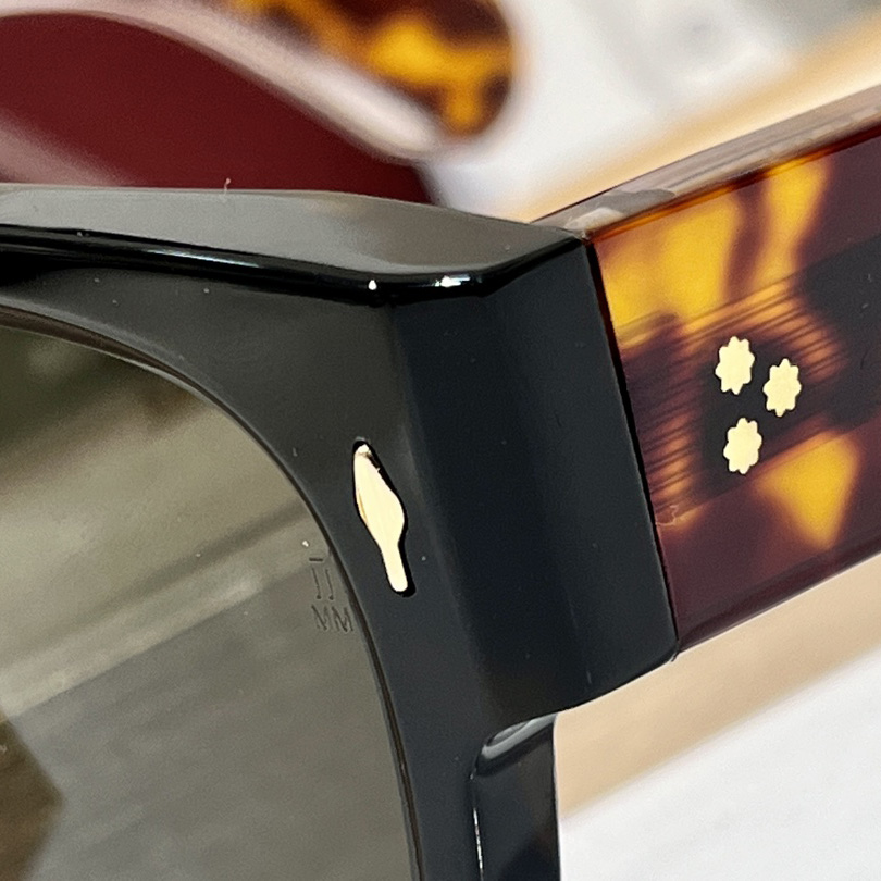 Jacquemus ENZO Sunglasses - PerfectKickZ