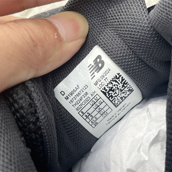 New Balance 1906R Sneakers      M1906AF  - PerfectKickZ