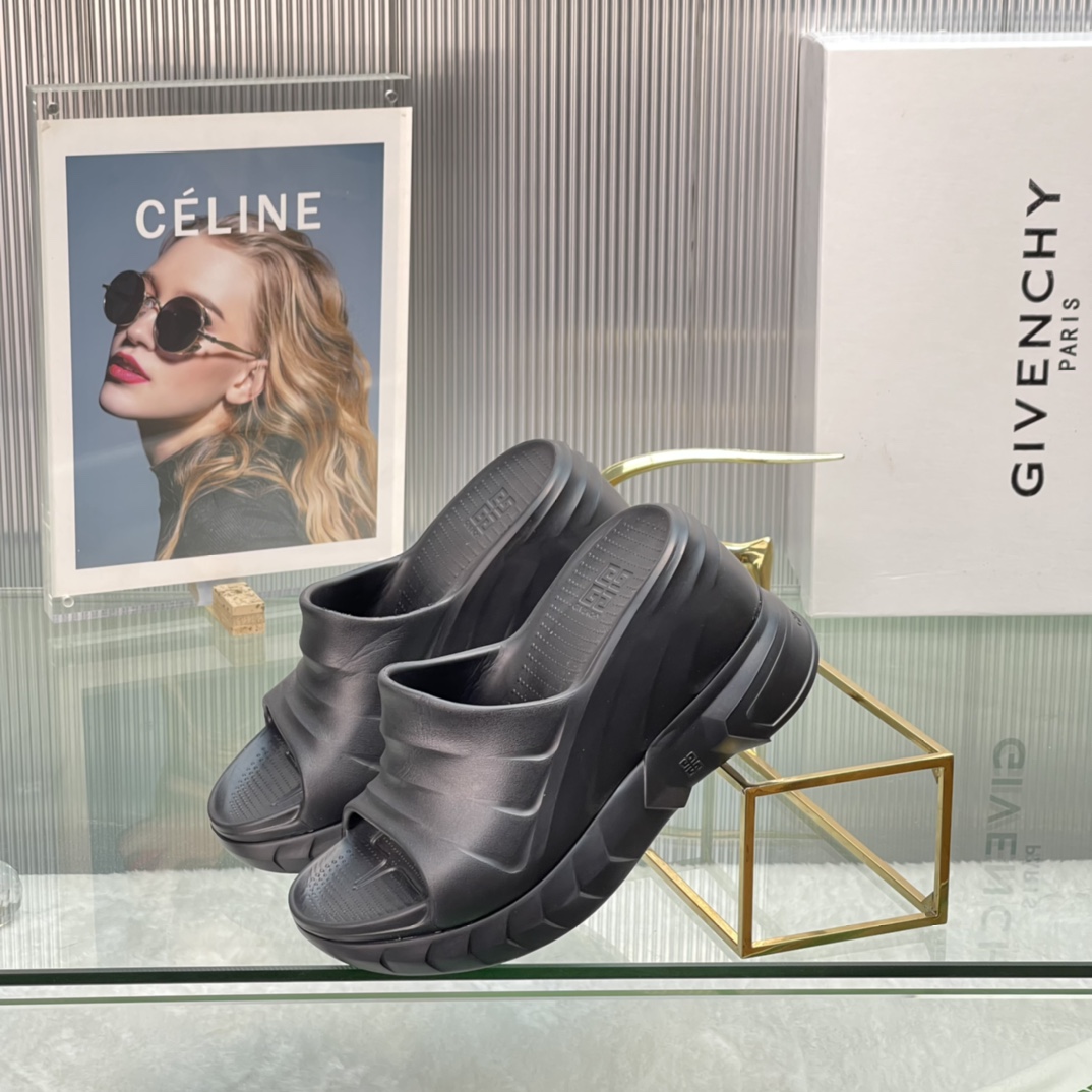 Givenchy Marshmallow Sandals In Rubber - PerfectKickZ