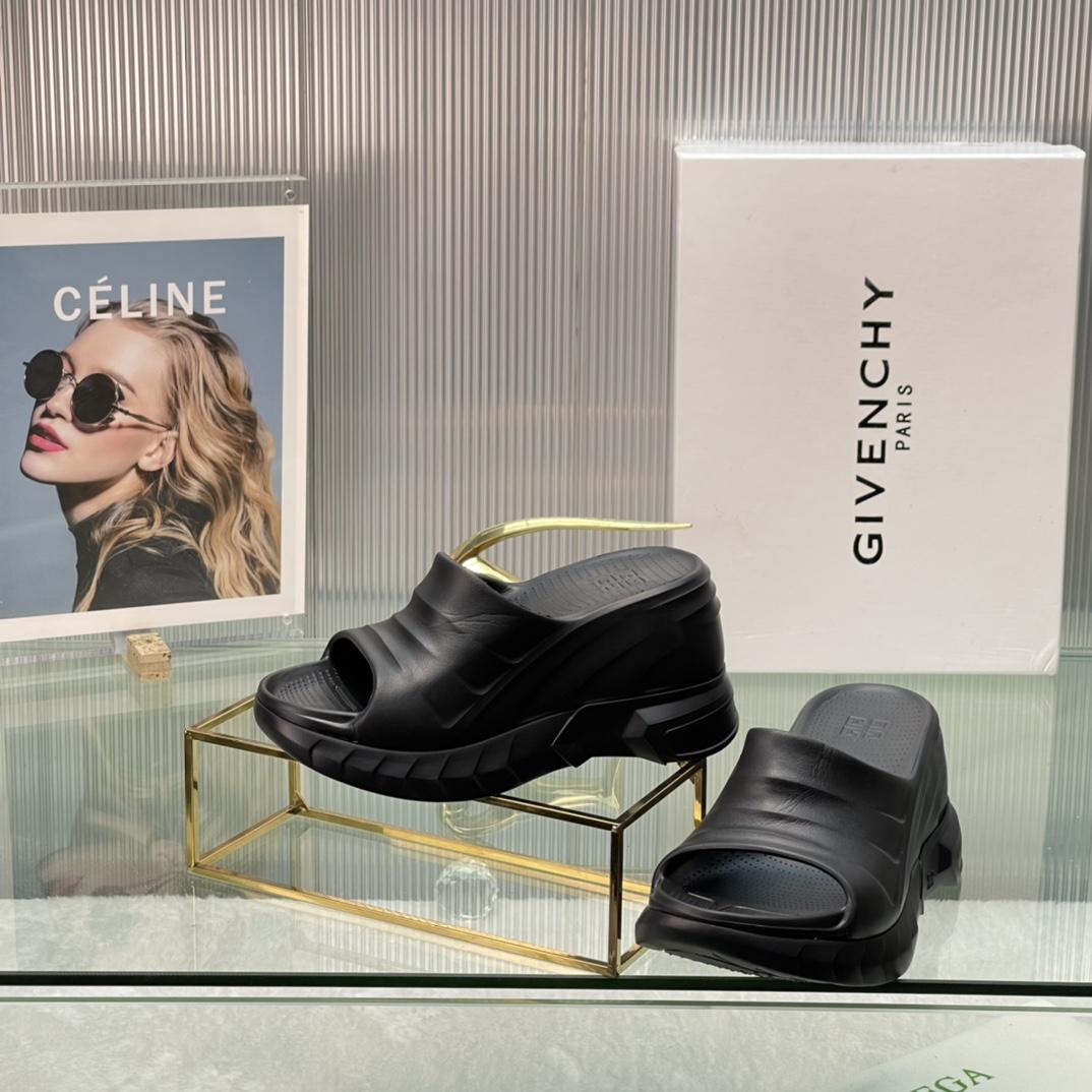 Givenchy Marshmallow Sandals In Rubber - PerfectKickZ