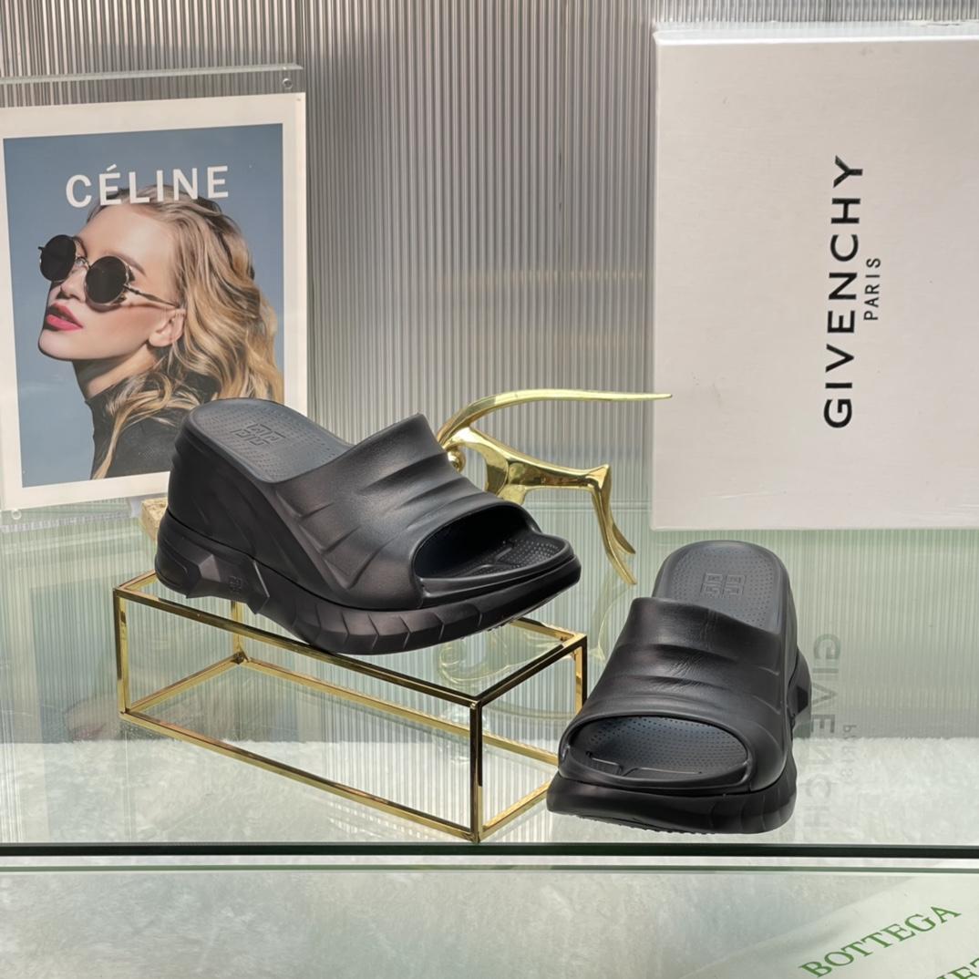 Givenchy Marshmallow Sandals In Rubber - PerfectKickZ