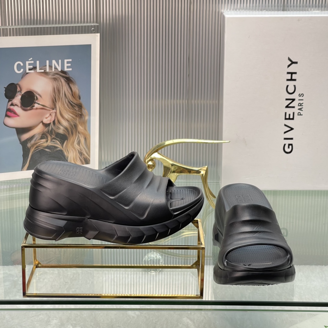 Givenchy Marshmallow Sandals In Rubber - PerfectKickZ