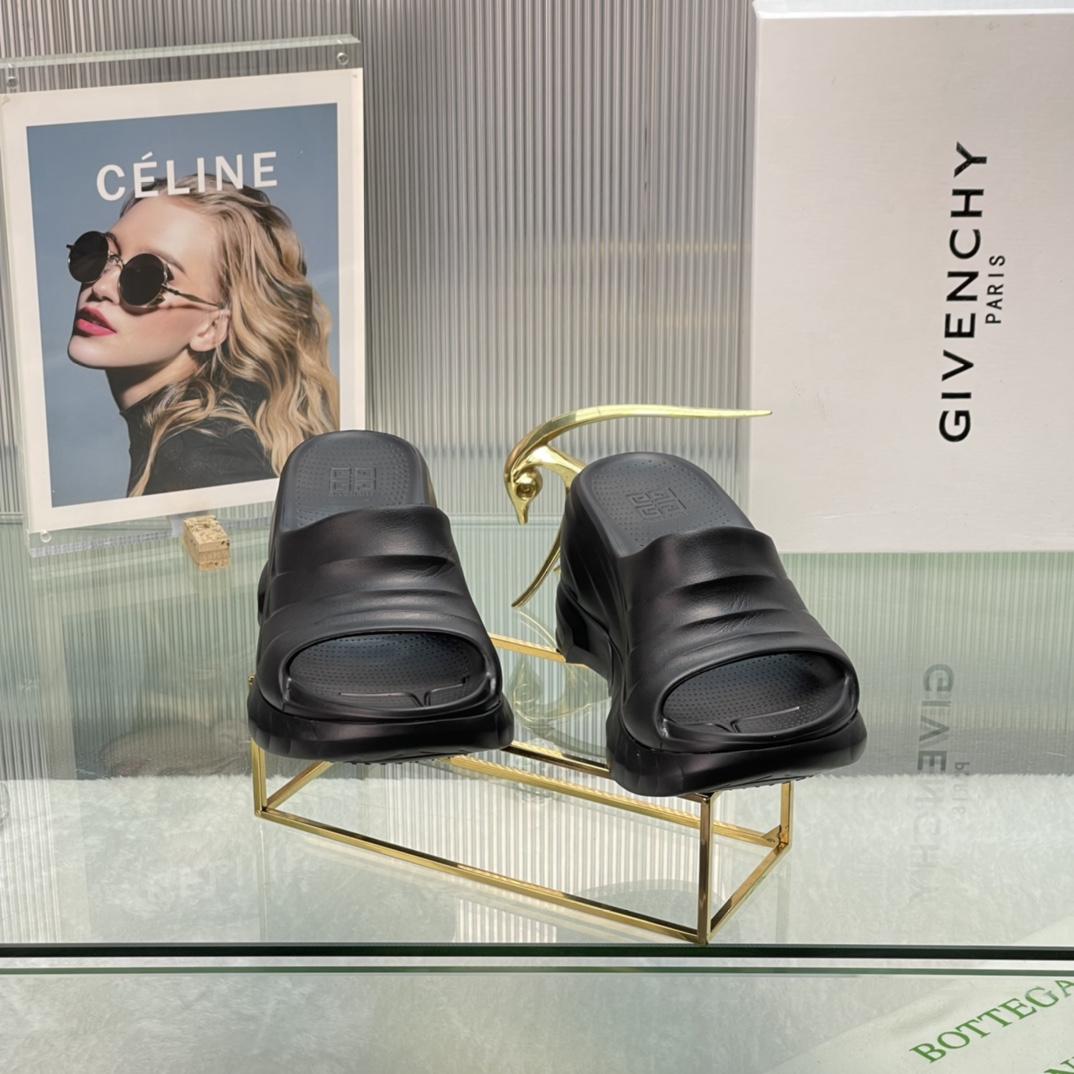 Givenchy Marshmallow Sandals In Rubber - PerfectKickZ