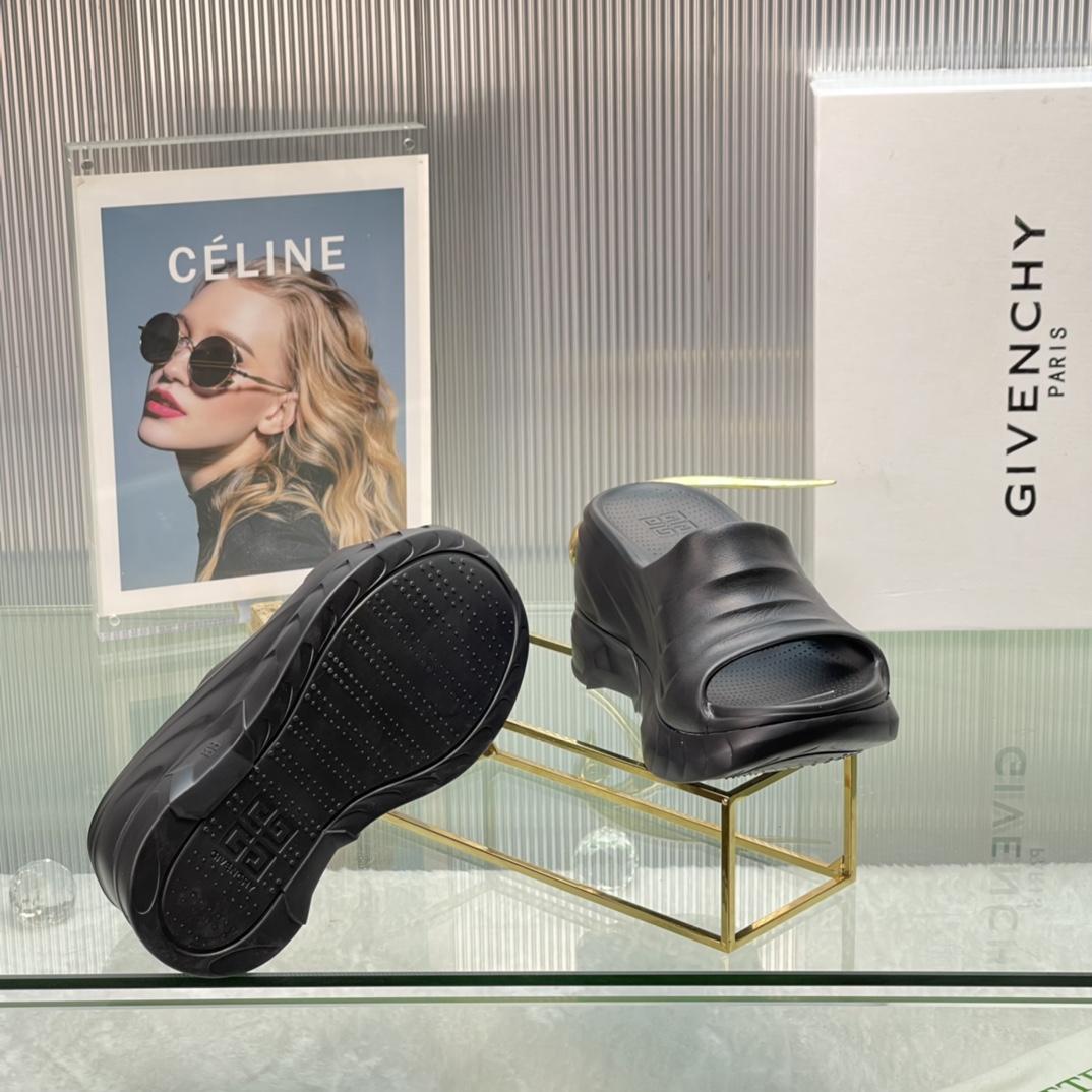 Givenchy Marshmallow Sandals In Rubber - PerfectKickZ