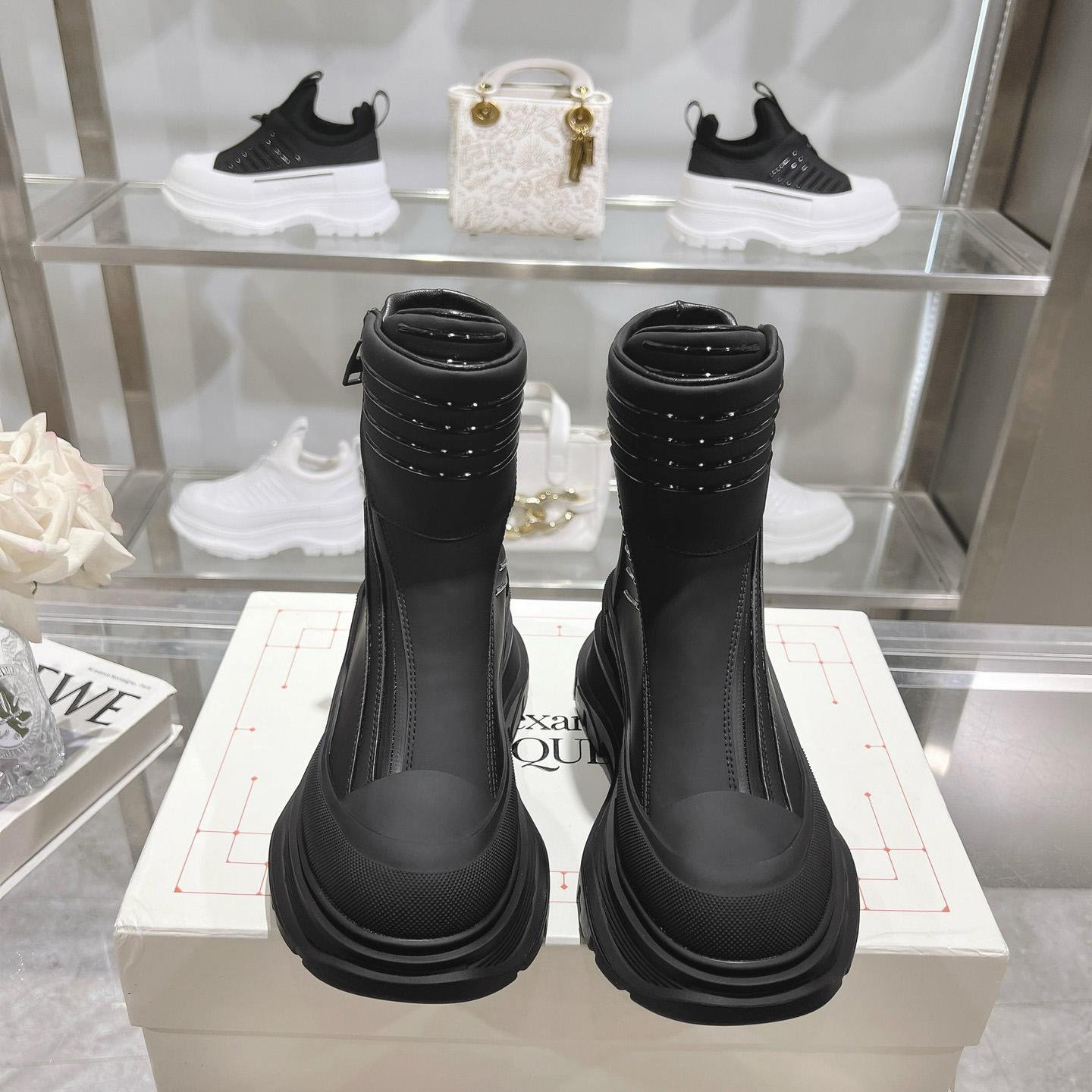 Alexander McQueen Booties - 