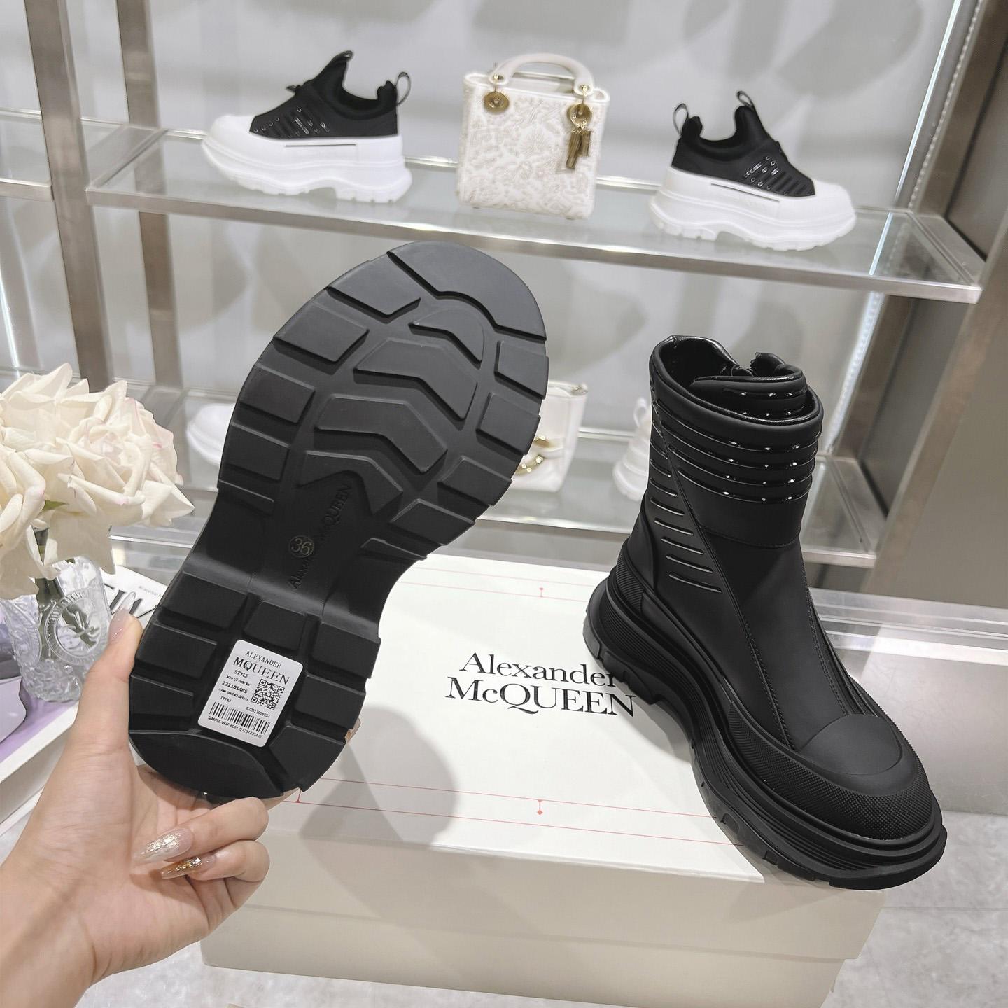 Alexander McQueen Booties - 