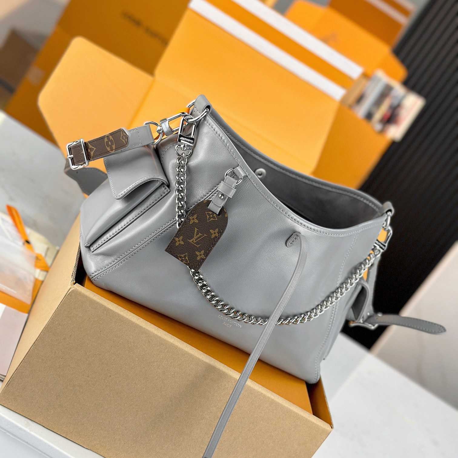 Louis Vuitton CarryAll Cargo PM   M12579 - PerfectKickZ