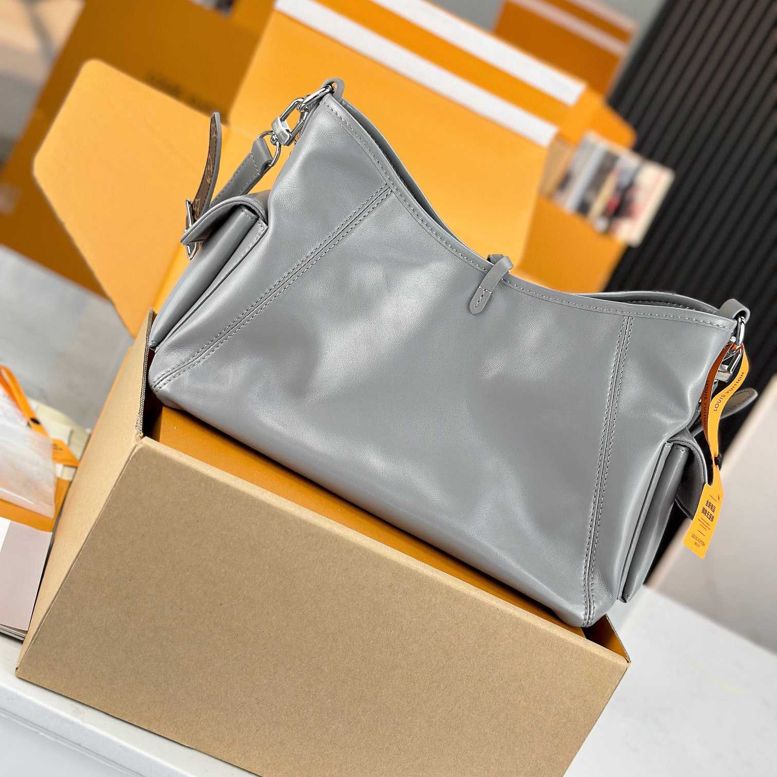 Louis Vuitton CarryAll Cargo PM   M12579 - PerfectKickZ
