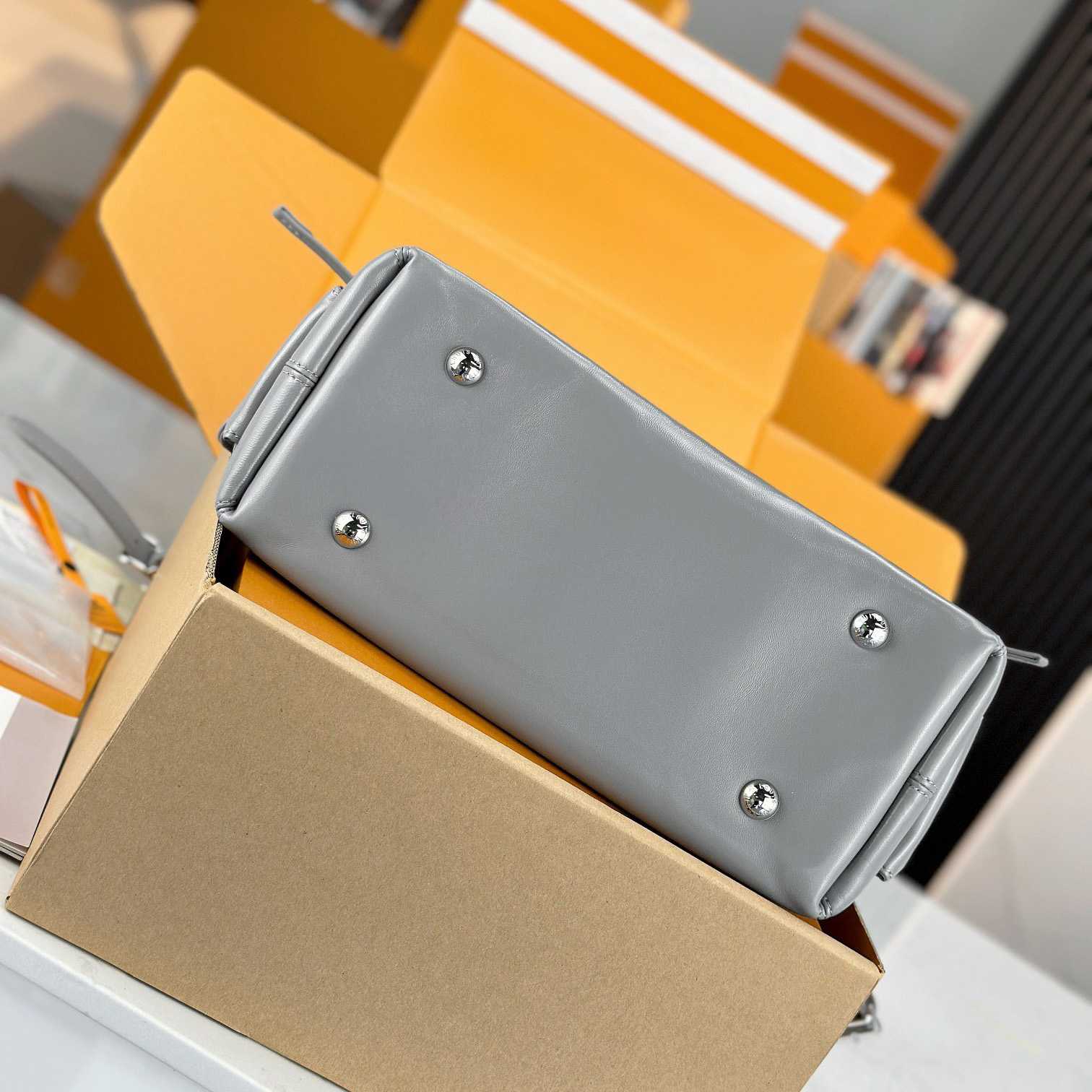 Louis Vuitton CarryAll Cargo PM   M12579 - PerfectKickZ