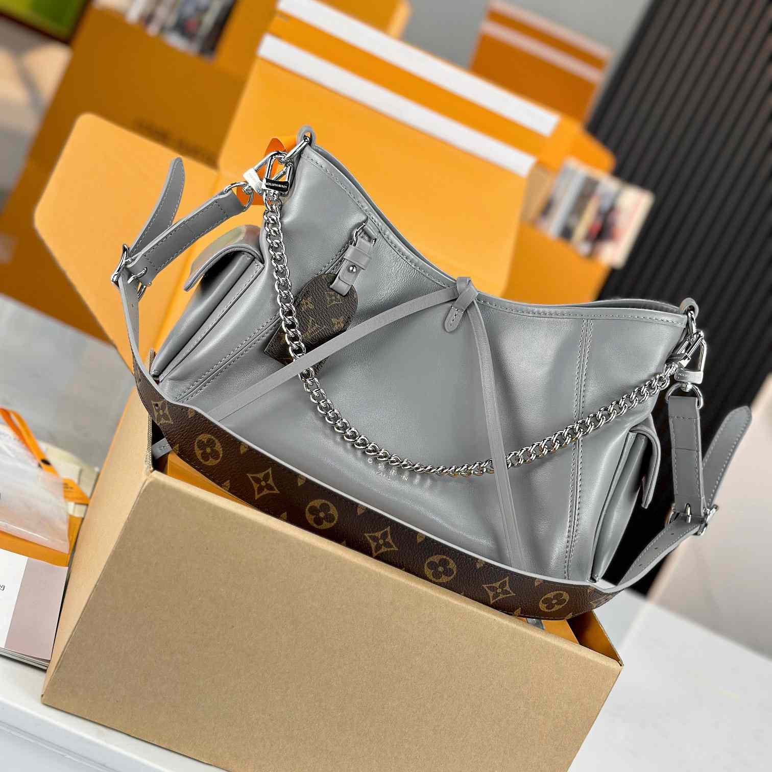 Louis Vuitton CarryAll Cargo PM   M12579 - PerfectKickZ