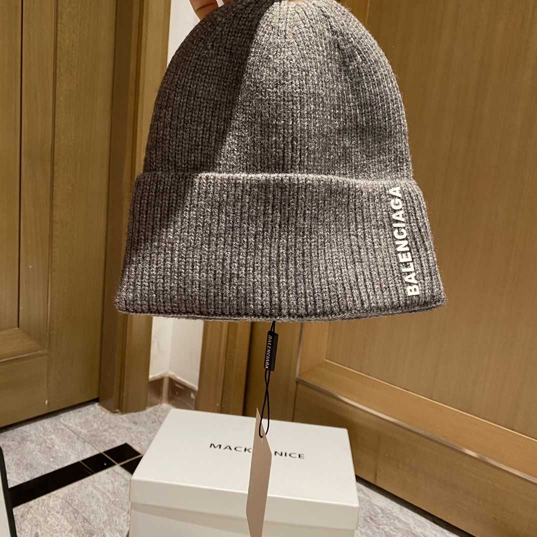Balenciag Beanie  - PerfectKickZ